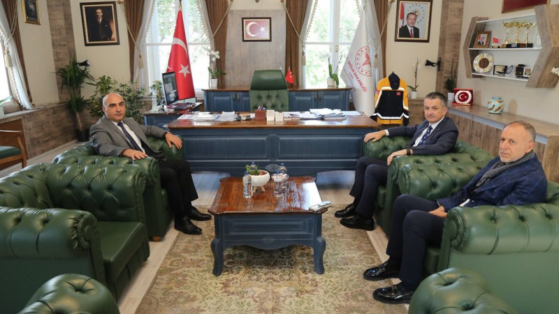 Bekir Pakdemirli’den İzmir İl Sağlık Müdürü Ayhan Kul’a ziyaret