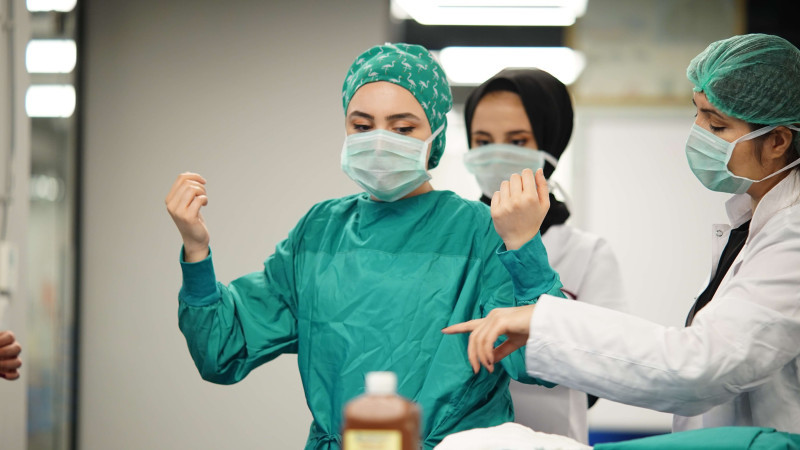 Bozyaka EAH’ta ameliyathane hemşireliği sertifika programı başlıyor