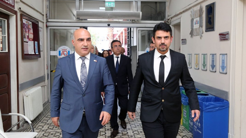 İzmir İl Sağlık Müdürü Ayhan Kul, Alsancak Nevvar Salih İşgören Devlet Hastanesi’ni ziyaret etti