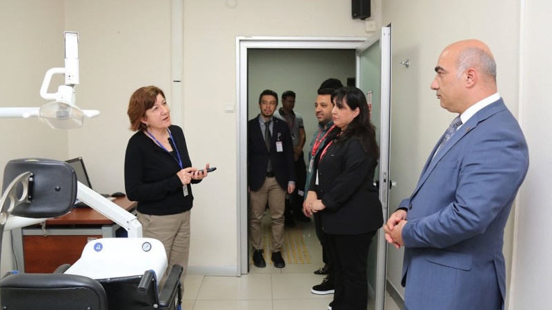 İzmir İl Sağlık Müdürü Ayhan Kul'dan Alsancak Ağız ve Diş Sağlığı Merkezi'ne ziyaret
