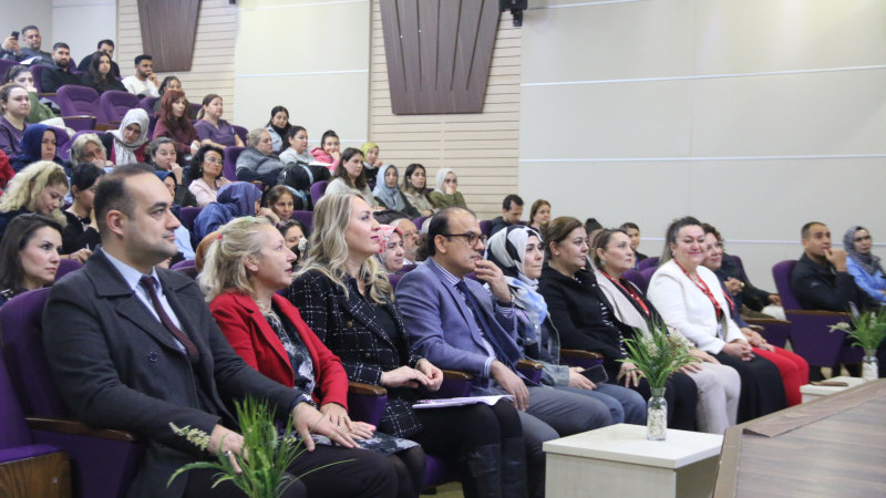 Bozyaka Eğitim ve Araştırma Hastanesi personeline yenilenme süreci için oryantasyon eğitimi