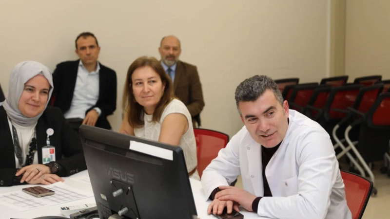 Çiğli Eğitim ve Araştırma Hastanesi, sağlık tesisi değerlendirmesini başarıyla geçti