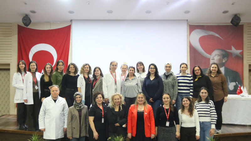 İzmir Atatürk Eğitim ve Araştırma Hastanesi'nde diyabet hemşireliği eğitimi başladı