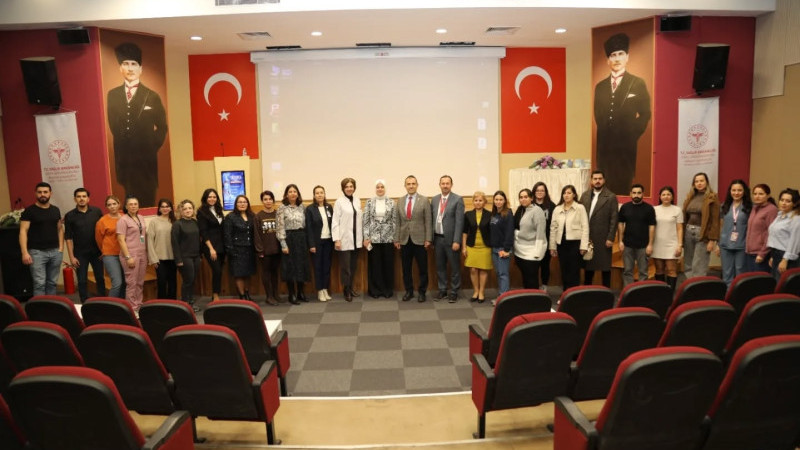 Çiğli Eğitim Hastanesi'nde yoğun bakım hemşireliği sertifikalı eğitim töreni