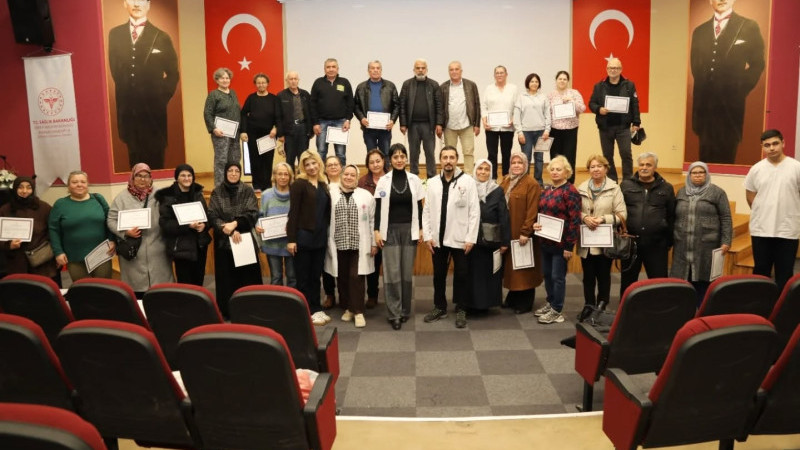 Çiğli EAH'de diyabet okulu tamamlandı: 43 katılımcı sertifika aldı