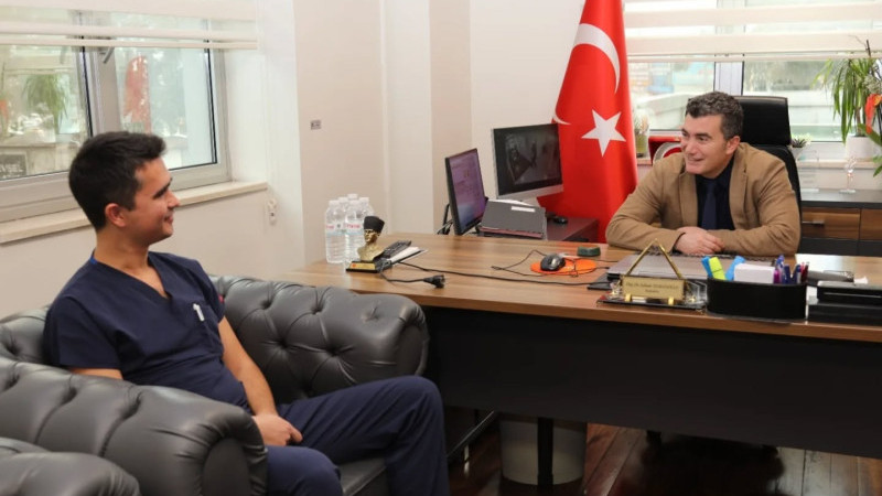 Çiğli EAH'den büyük başarı: Uzm. Dr. Anıl Kuvandık Türkiye birincisi oldu!