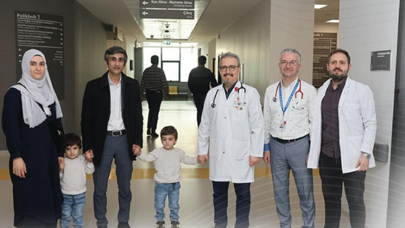 İzmir Şehir Hastanesi'nde 4 yaşındaki çocuğa taşikardi tedavisi başarıyla uygulandı