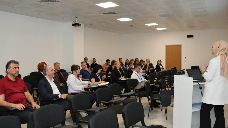 Buca Seyfi Demirsoy Hastanesi'nde çalışan memnuniyeti toplantısı