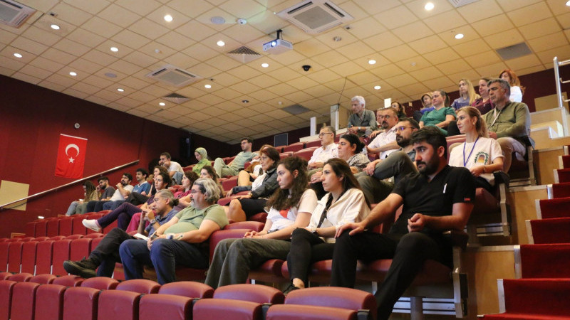 Dr. Suat Seren Hastanesi’nde sağlık çalışanlarına 