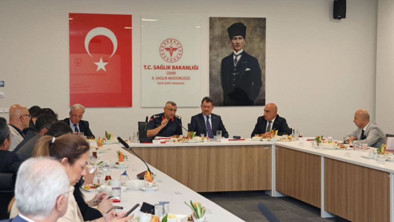 İzmir İl Sağlık Müdürlüğü ev sahipliğinde cezaevi sağlık hizmetleri zirvesi
