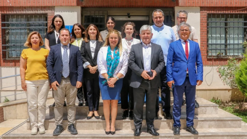 SBÜ Rektörü Prof. Dr. Kemalettin Aydın’dan Dr. Behçet Uz Çocuk Hastanesi’ne ziyaret