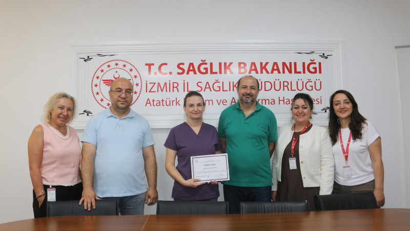 İzmir Atatürk Eğitim ve Araştırma Hastanesi'nde veda ve teşekkür töreni