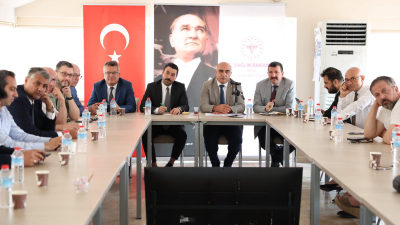 İzmir İl Sağlık Müdürü Doç. Dr. Ayhan Kul başhekimlerle buluştu