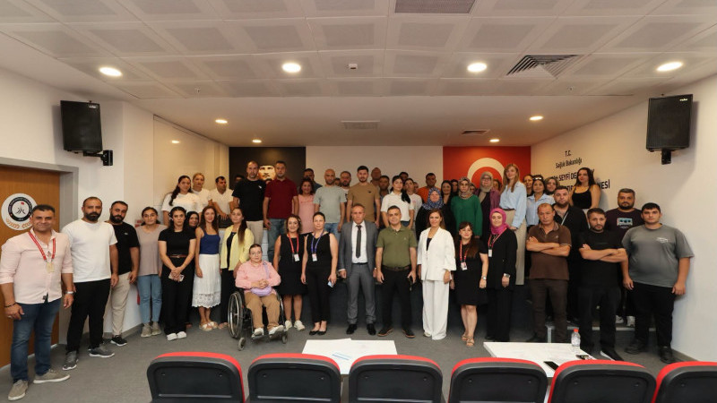 Buca Seyfi Demirsoy EAH’de yeni başlayan personele oryantasyon eğitimi