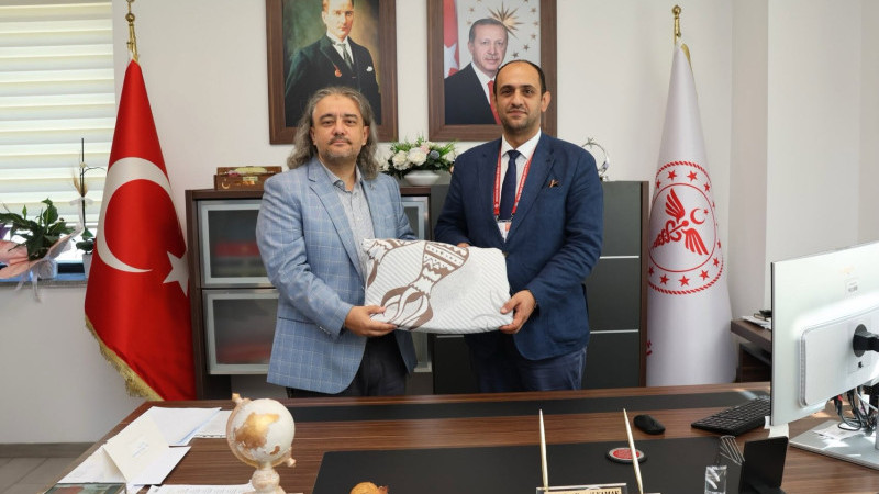 Yeniden Refah Partisi İzmir'den Buca Seyfi Demirsoy Hastanesi'ne ziyaret