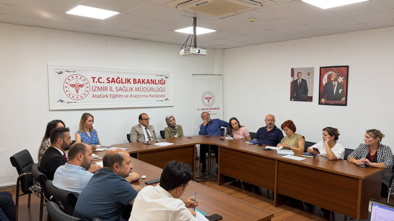 İzmir Atatürk EAH'de Haftalık çalışma raporları masaya yatırıldı