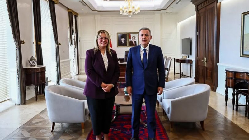 Dr. Behçet Uz Çocuk Hastalıkları'ndan 2. Pediatri Kongresi'ne yoğun ilgi