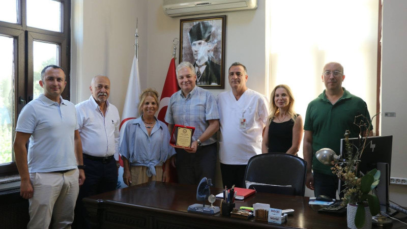 SBÜ Dr. Suat Seren Göğüs Hastalıkları'nda duygusal emeklilik töreni