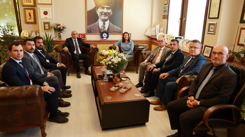 İzmir İl Sağlık Müdürü Ayhan Kul'dan Foça'ya sağlık çıkarması