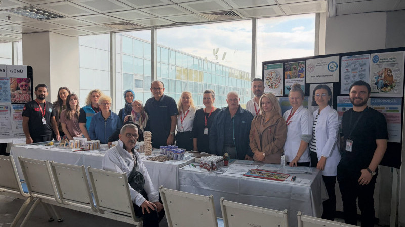 İzmir Atatürk EAH'de yaşlılar günü’ne özel farkındalık etkinliği