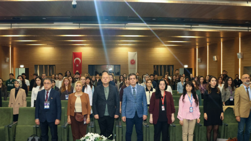 İzmir Şehir Hastanesinde Çocuklarda Genetik Hastalıklar Sempozyumu düzenlendi